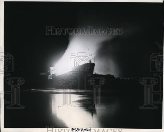 1944 Press Photo Sausalito Volunteer Fire Department stunt advertise carnival
