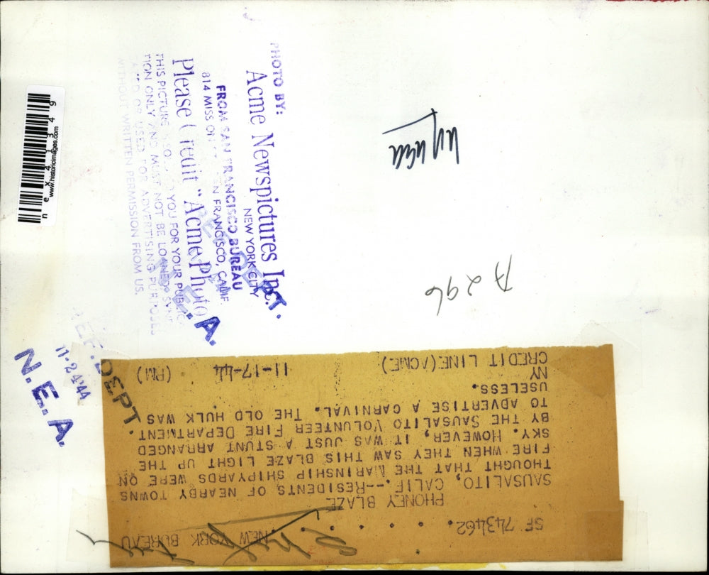 1944 Press Photo Sausalito Volunteer Fire Department stunt advertise carnival