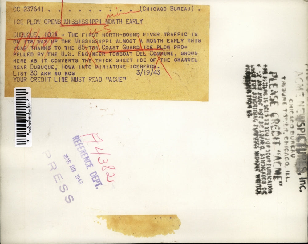 1943 Press Photo Coast Guard ice plow by US Engineer Towboat Del Commune