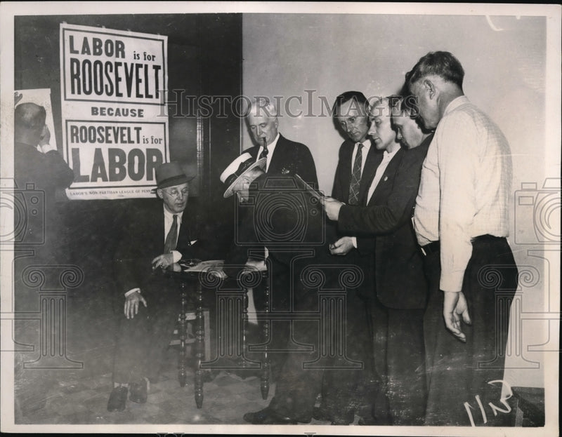 Load image into Gallery viewer, 1937 Press Photo Dave Watkins and James Mark at CIO headquarters in Johnstown
