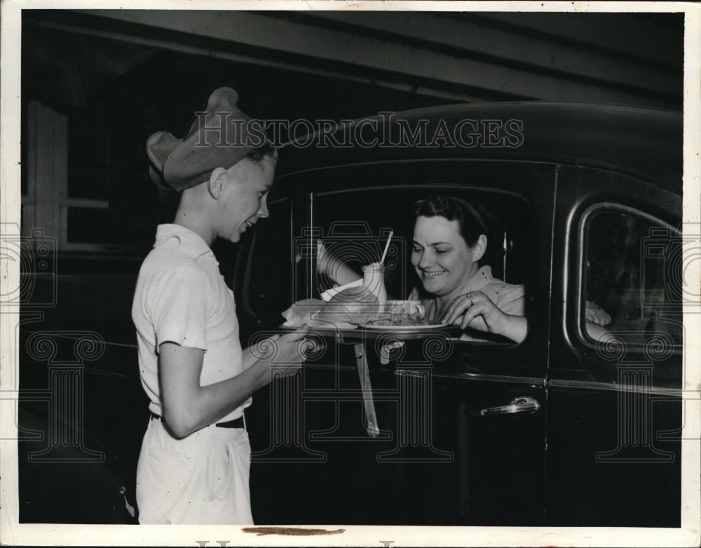 1940 Press Photo Don Jackson, Jackson's Drive Thru Vintage Restaurant