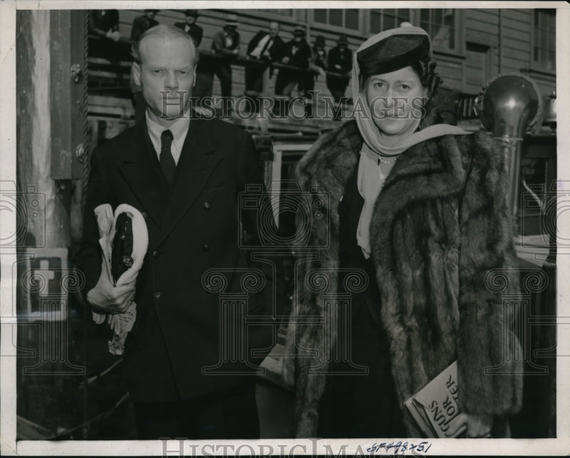 Load image into Gallery viewer, 1939 Press Photo San Francisco Duke &amp; Duchess of Sutherland on world tour
