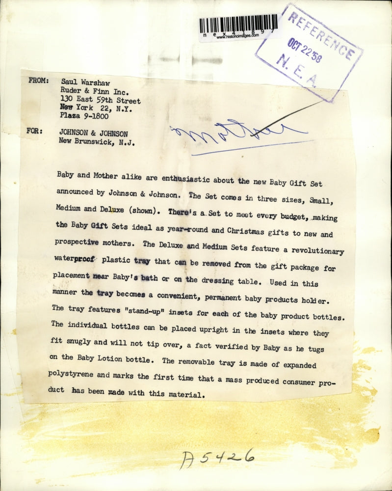 1958 Press Photo Baby & Mother are enthusiastic about the new Baby gift Set