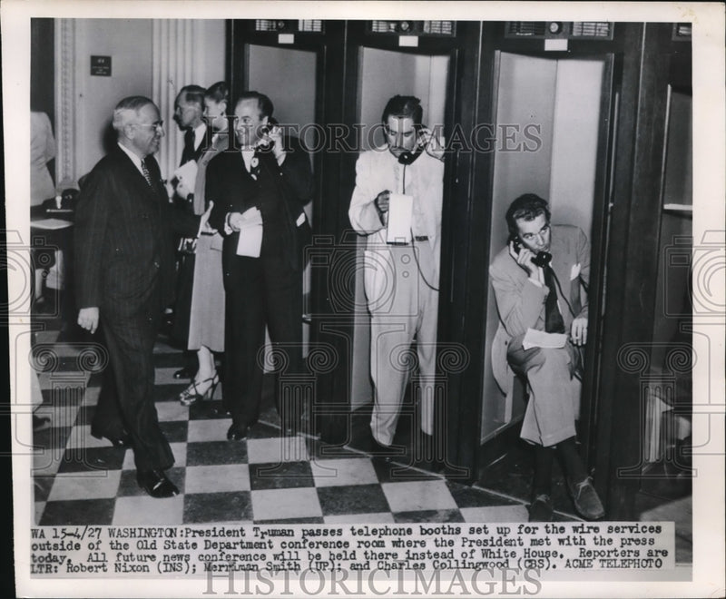Load image into Gallery viewer, 1950 Press Photo President Truman Passes Telephone Booths Old State Department
