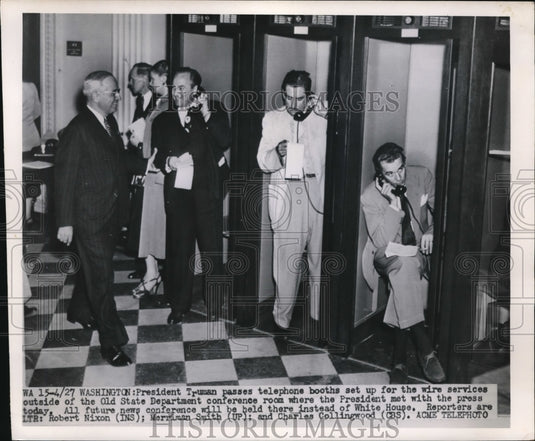 1950 Press Photo President Truman Passes Telephone Booths Old State Department