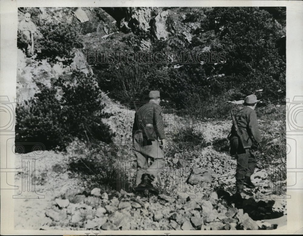 1934 Press Photo Patrol of Border Guards on Austro-German Borders- Historic Images