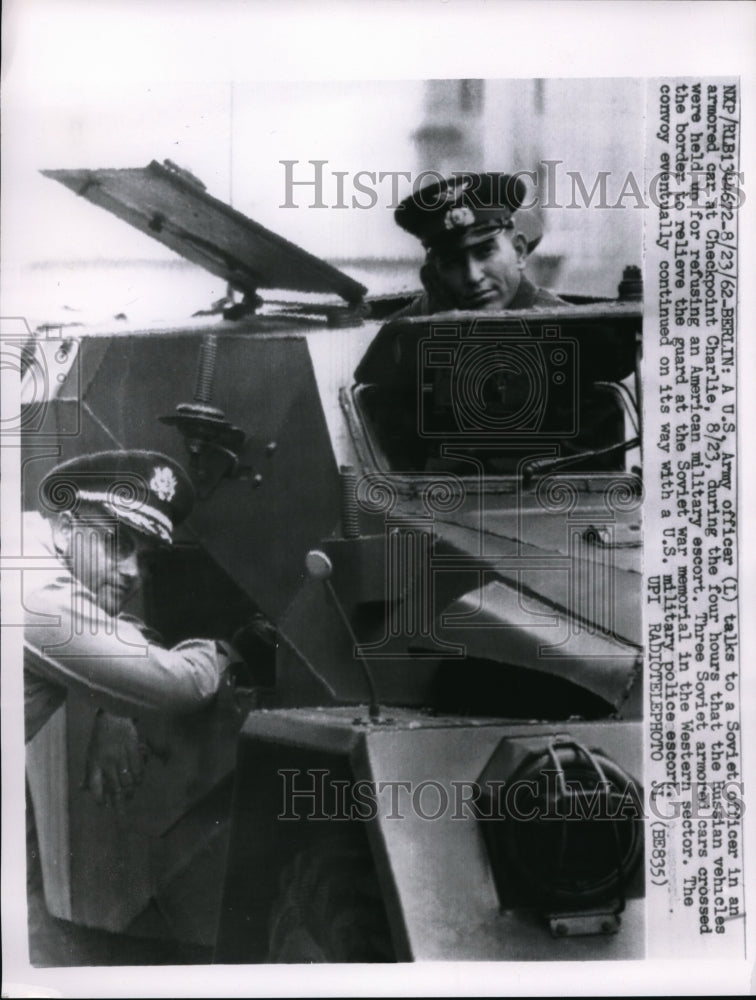 Load image into Gallery viewer, 1962 Press Photo US Army Officer talks to Soviet Officer in an armored car
