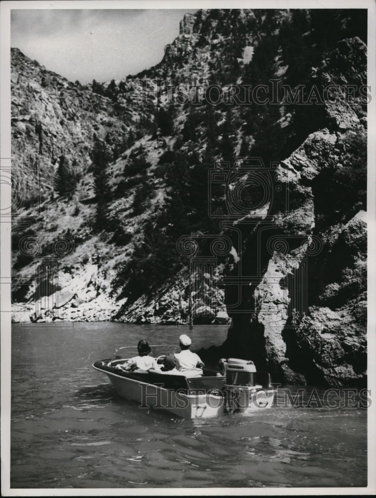 1960 Press Photo Two persons at Montana Canyon