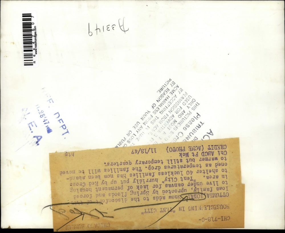 1947 Press Photo Red Cross Tent City Refufees Clean After Flood, Ottumwa, Iowa