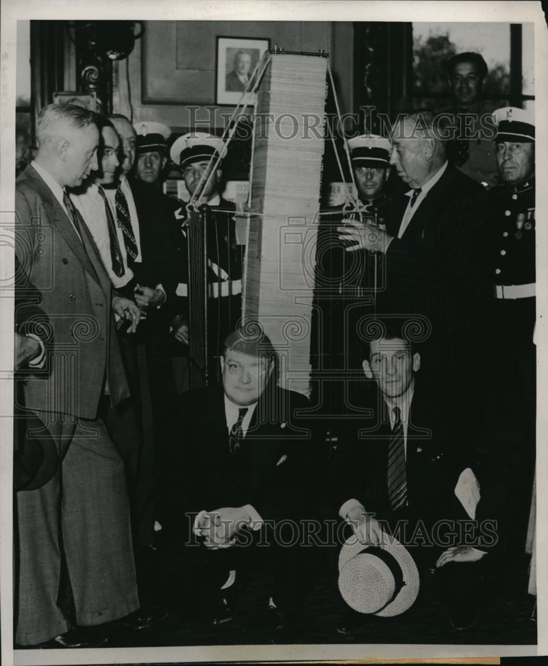 Load image into Gallery viewer, 1938 Press Photo William Hale "Big Bill" Thompson Filing Anti-War Petition
