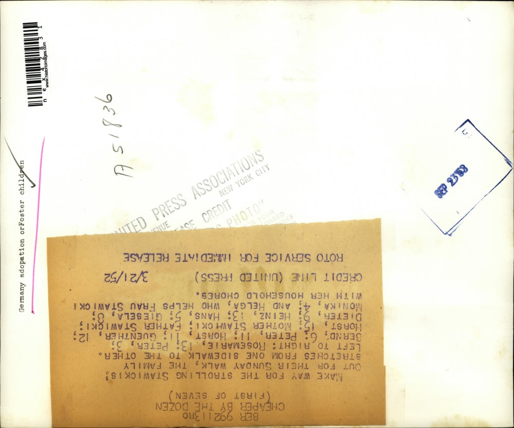 1952 Press Photo Adopted and foster children of Stawickis family.