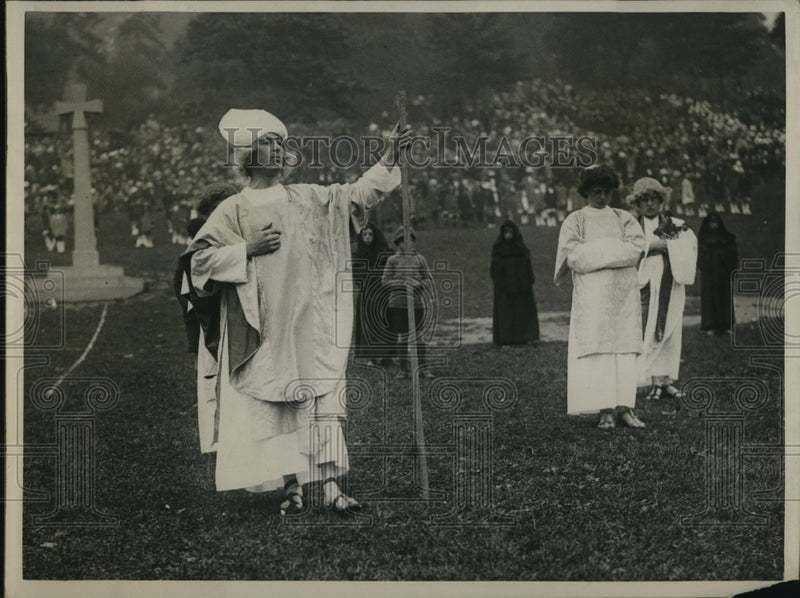 Load image into Gallery viewer, 1922 Press Photo Guild Pageantry: Preston's Celebrations of Ancient Glory.
