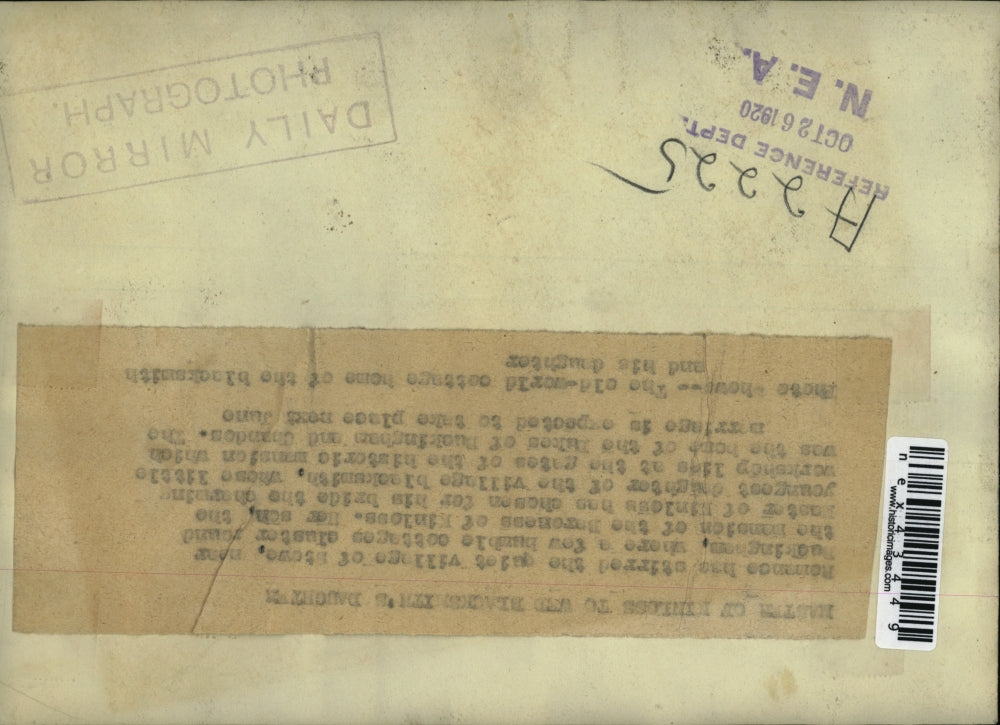 1920 Press Photo Old world cottage home blacksmith estate of Baroness Kinless