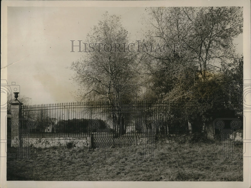 Load image into Gallery viewer, 1926 Press Photo Chateau of Courcelles castle of Louis XIII in France
