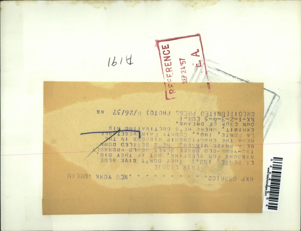 1957 Press Photo La Porte Ind Bruce Jones age 2 at vegetable exhibit