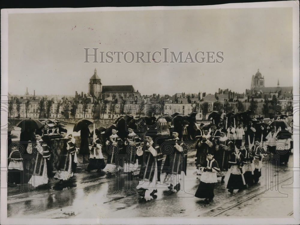 1931 Press Photo Procession during Joan of Arc celebrations at Orleans.