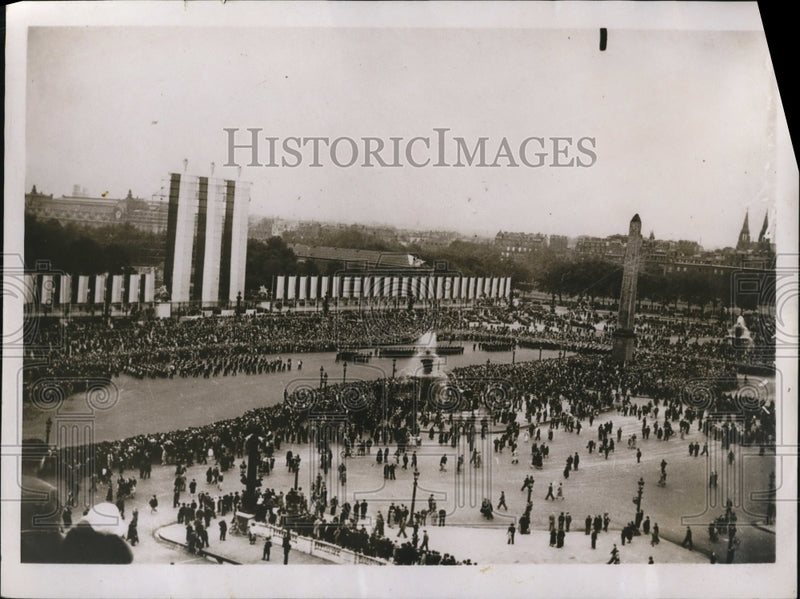 Load image into Gallery viewer, 1937 Press Photo Bastille Day Parade in Paris. French troops shown passing the
