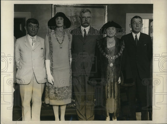 1928 Press Photo Mayor of Southampton greets Navy Officials