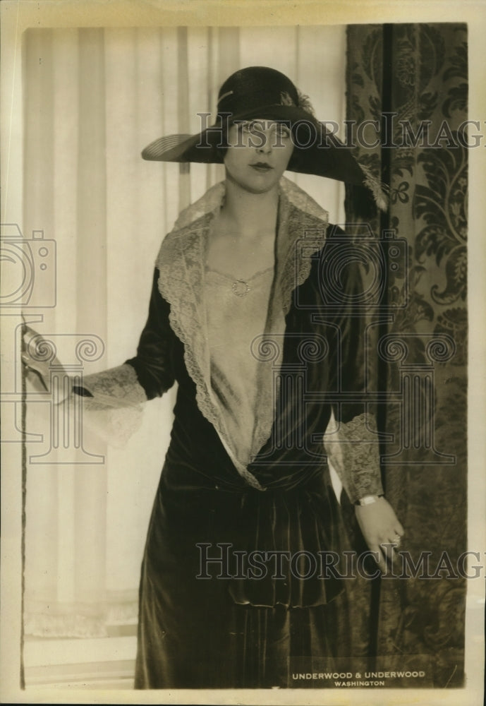 1927 Press Photo Mrs Caswell to wed Zachary Lanesdowne