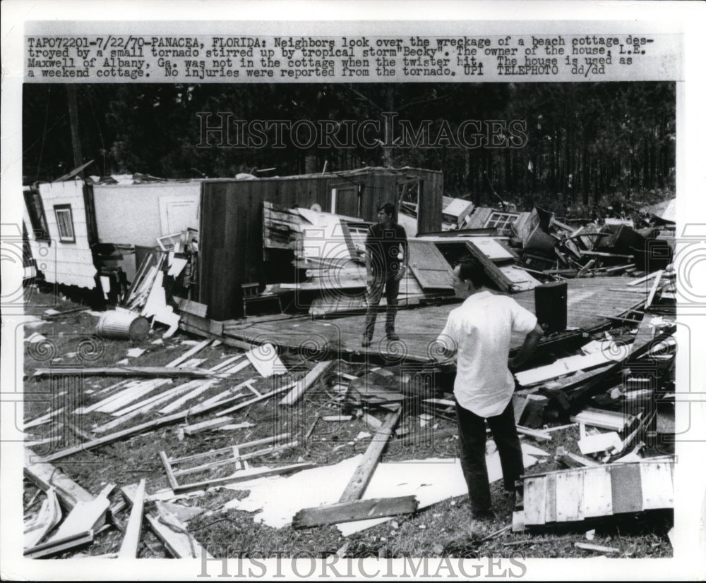 1970 Press Photo Wreckage of a beach cottage destroyed by tropical storm Becky