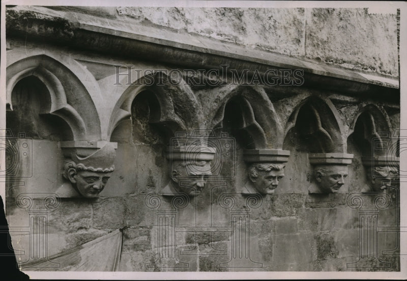 Load image into Gallery viewer, 1932 Press Photo South Transept window of Chichester Cathedral
