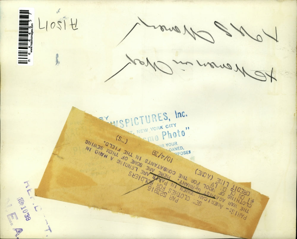 1939 Press Photo Paris American women sewing clothes for soldiers