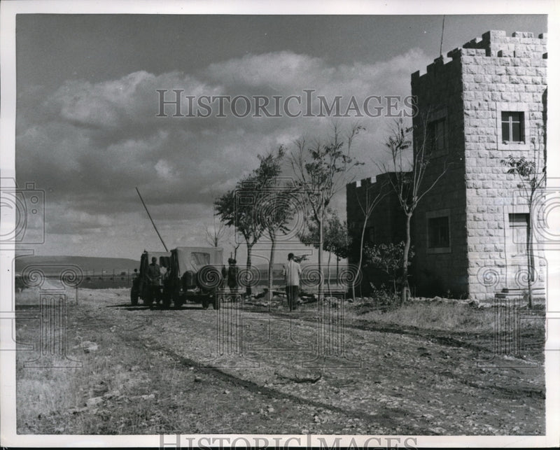 Load image into Gallery viewer, 1957 Press Photo Tabul, Syria - nex44714

