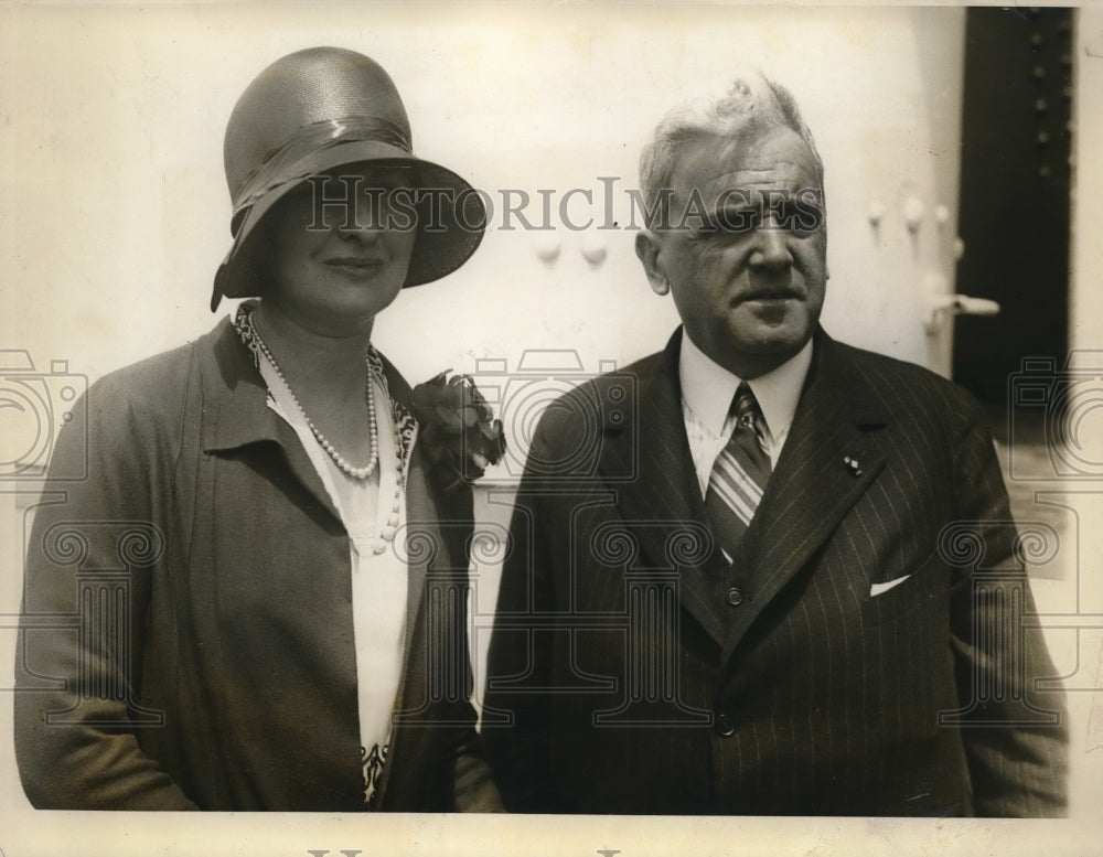 1928 Press Photo Mr. and Mrs. James Phelan arrives in New York