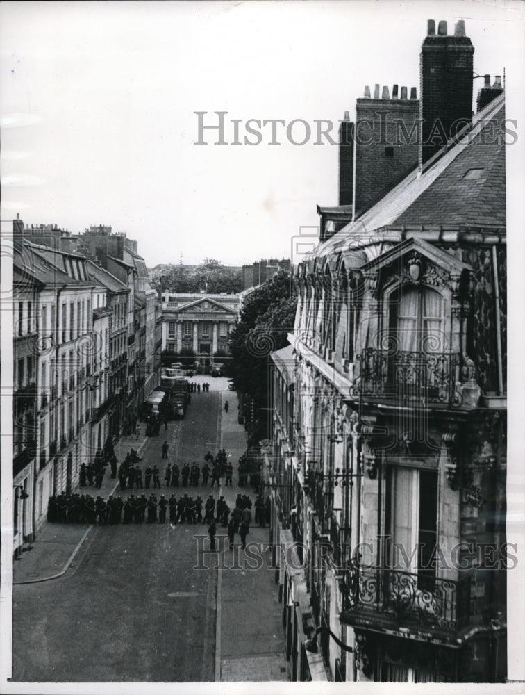 1955 Press Photo Nantes France, Riots In Streets Over Government Regime