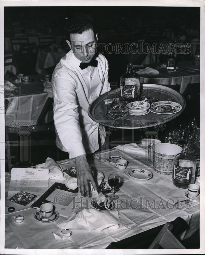 1952 Press Photo Scene after Truman's speech in Jefferson-Jackson Day Dinner