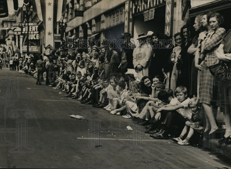 Load image into Gallery viewer, 1940 Press Photo Knights Templar parade - nex45743
