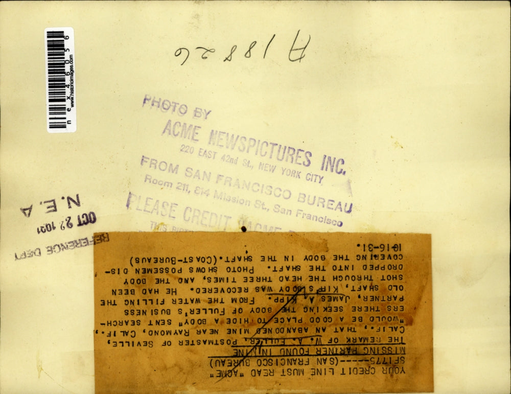 1931 Press Photo The bodies of murdered people found in an abandoned mine