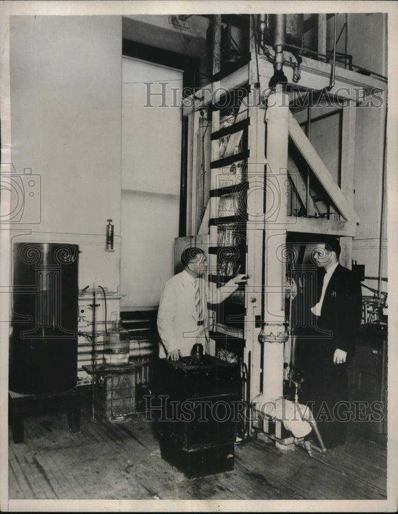 1937 Press Photo Separating Heavy Isotopes From Nitrogen