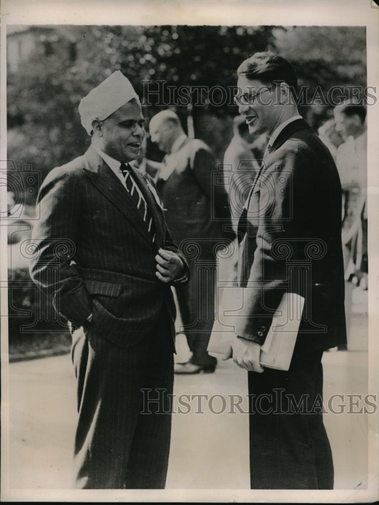 1936 Press Photo T. Vijaiaraghavan and Morris Kales Visit Harvard