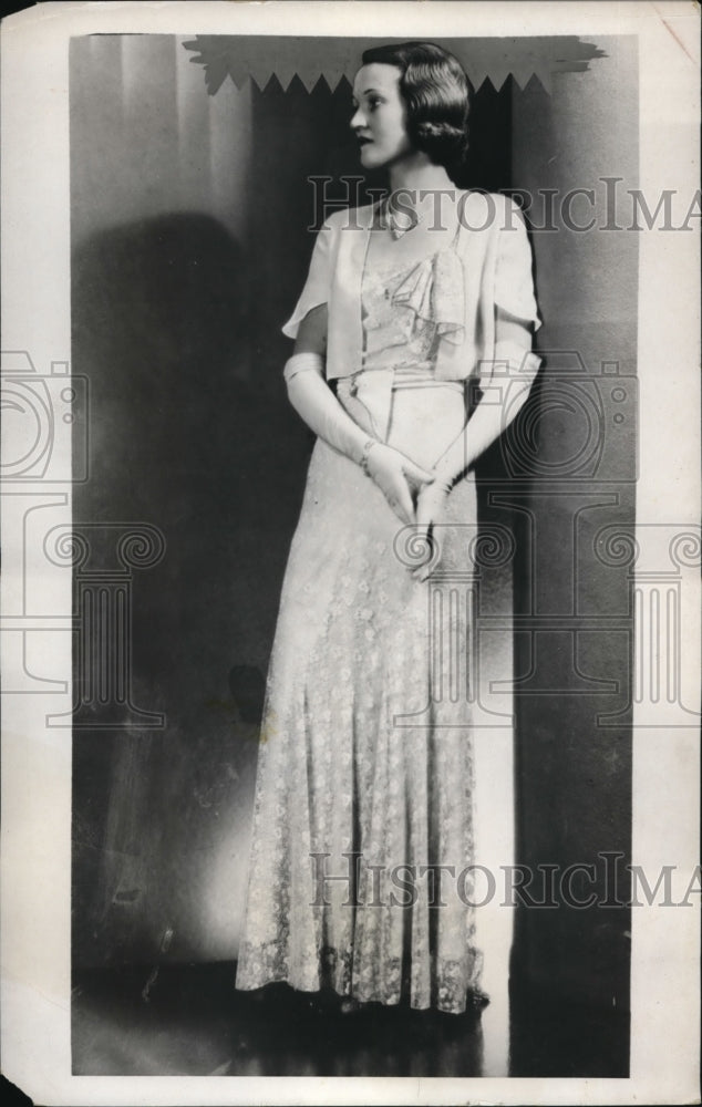 1932 Press Photo Model Wearing Harry Rubin Velvet Bolero & Lace Evening Gown