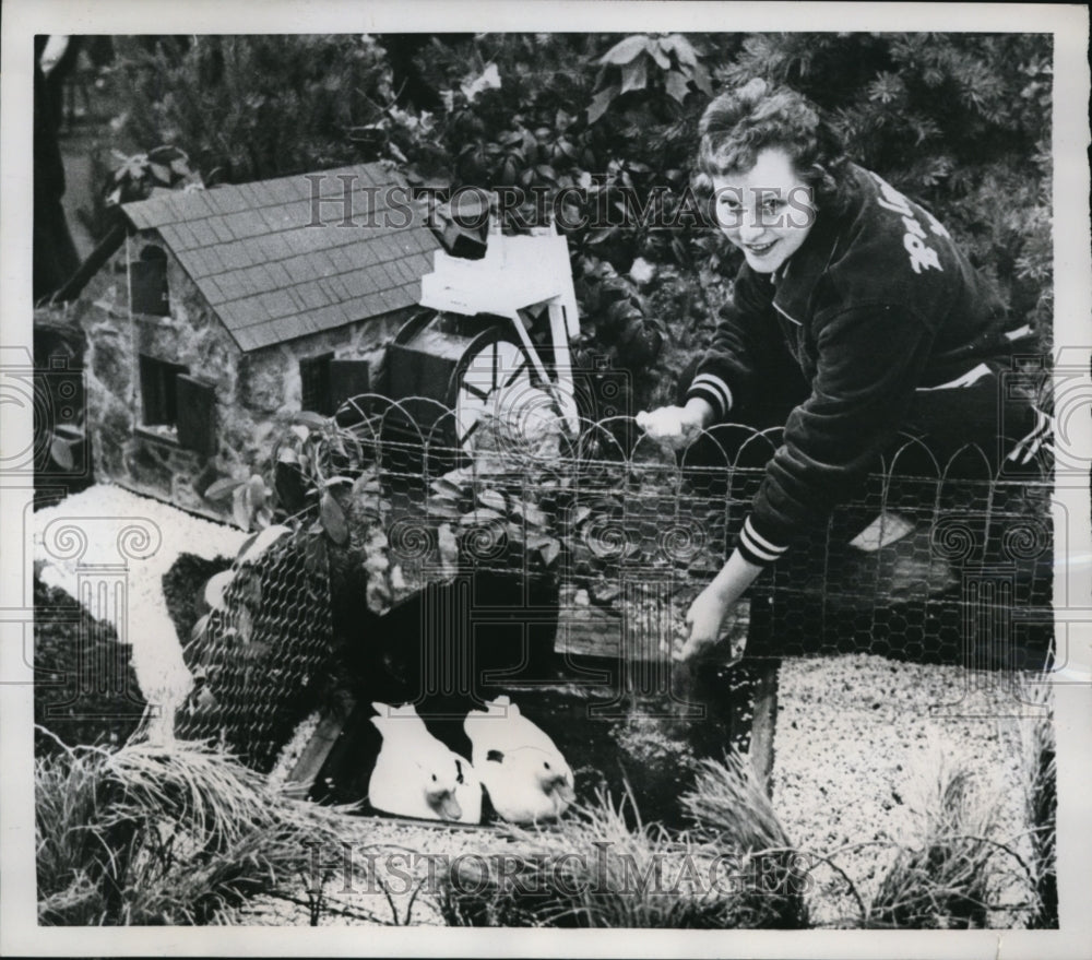 1959 Press Photo Harrisburg Pa Carol Miller & a miniature flour mill exhibit