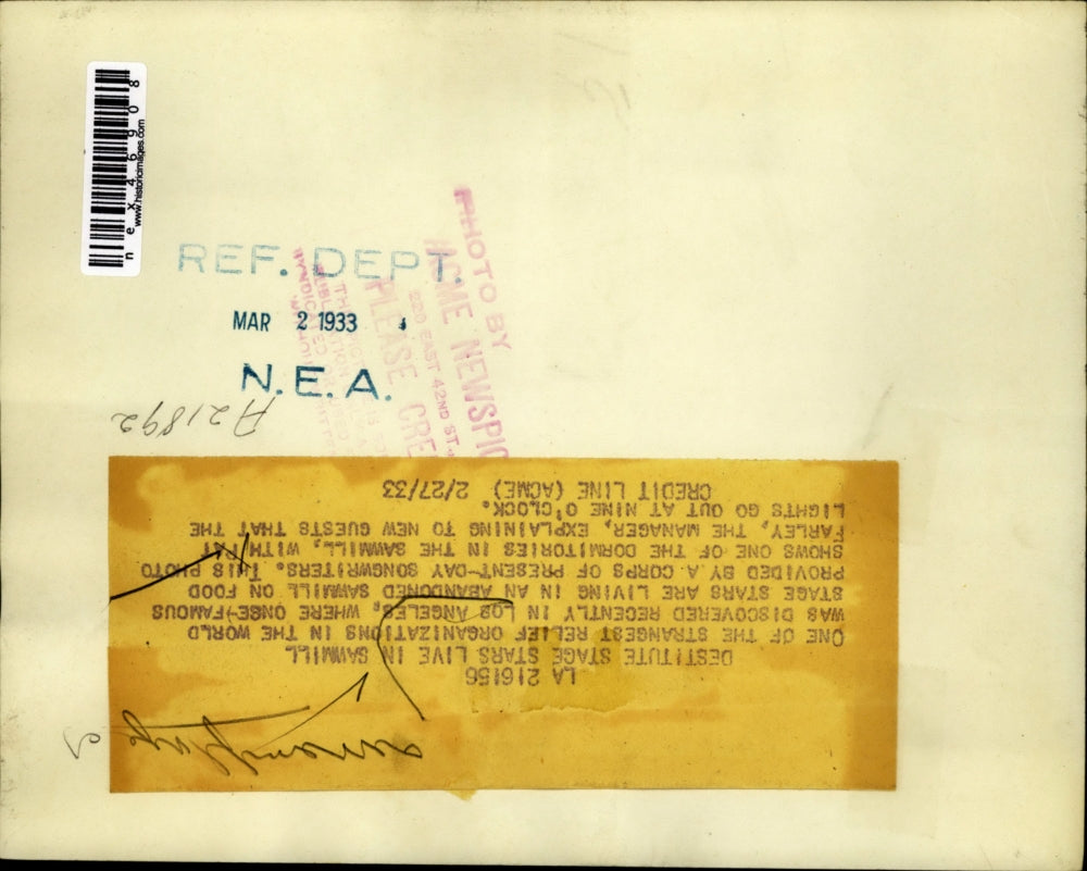 1933 Press Photo Dormitory in Sawmill with Pat Farley the manager