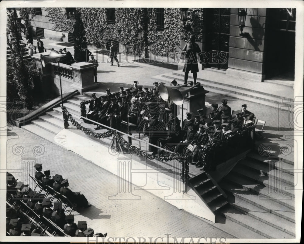 1930 Press Photo Columbia College Holds Graduation Exercise