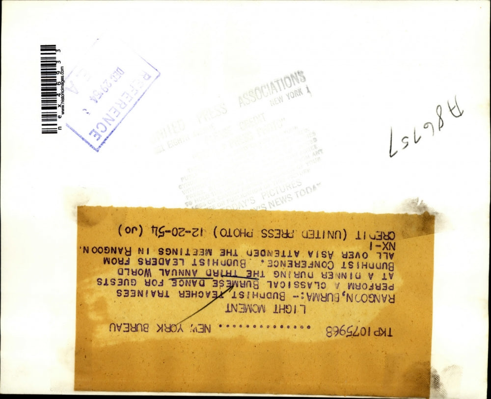 1954 Press Photo Rangoon Burma dance students perform with Buddhist teacher