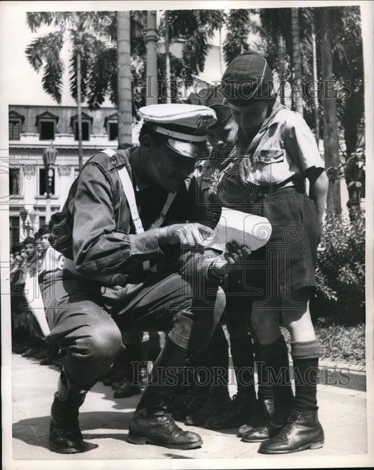 1956 Press Photo Cali traffic officer Moro & F Villegas
