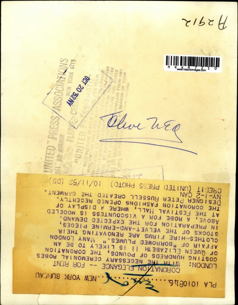 1952 Press Photo Robe for viscountess modeled at Festival designer Peter Russell