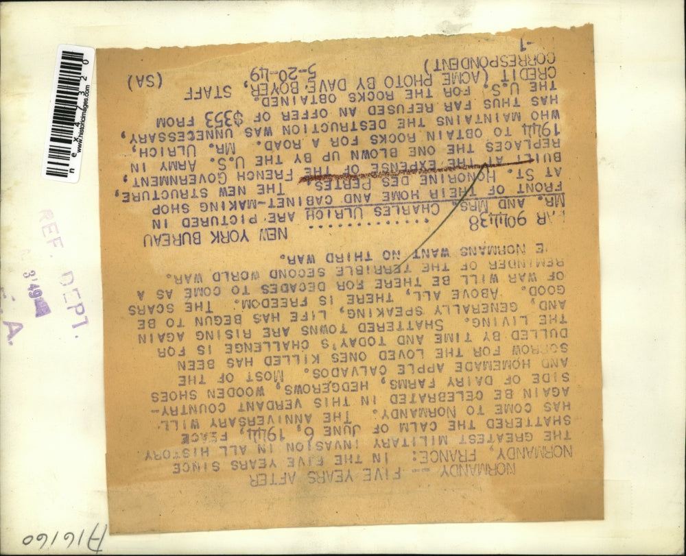 1949 Press Photo Mr And Mrs Charles Ulrich in front of their Home and shop