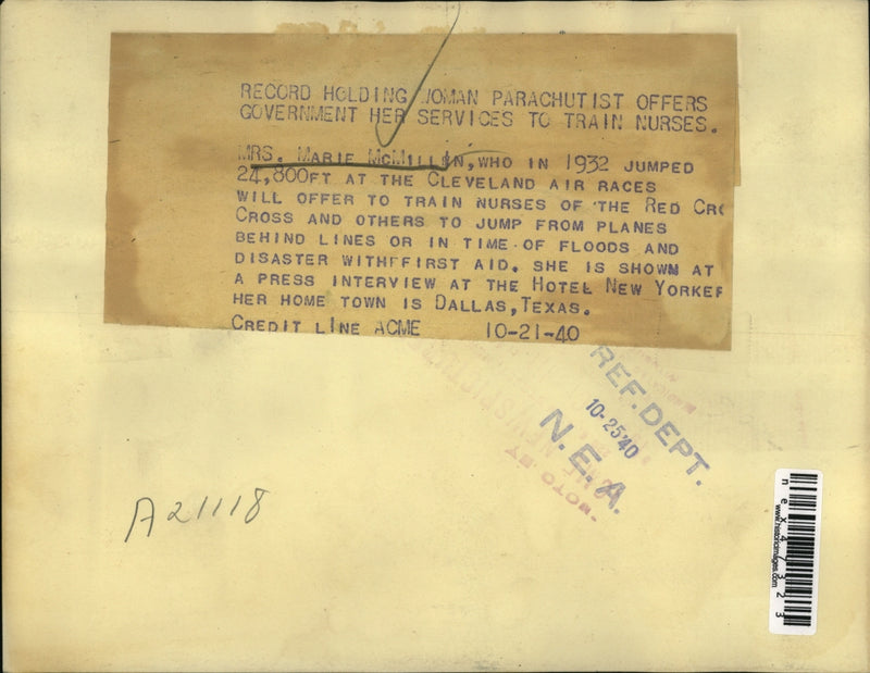 Load image into Gallery viewer, 1940 Press Photo Marie McMillin who in 1932 jumped 24,800 ft in Cleveland
