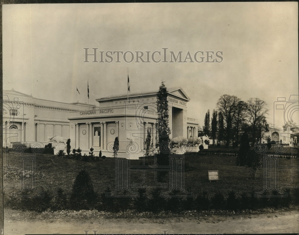 1924 Press Photo Enclosed Views of Canadian Pacific Pavilion