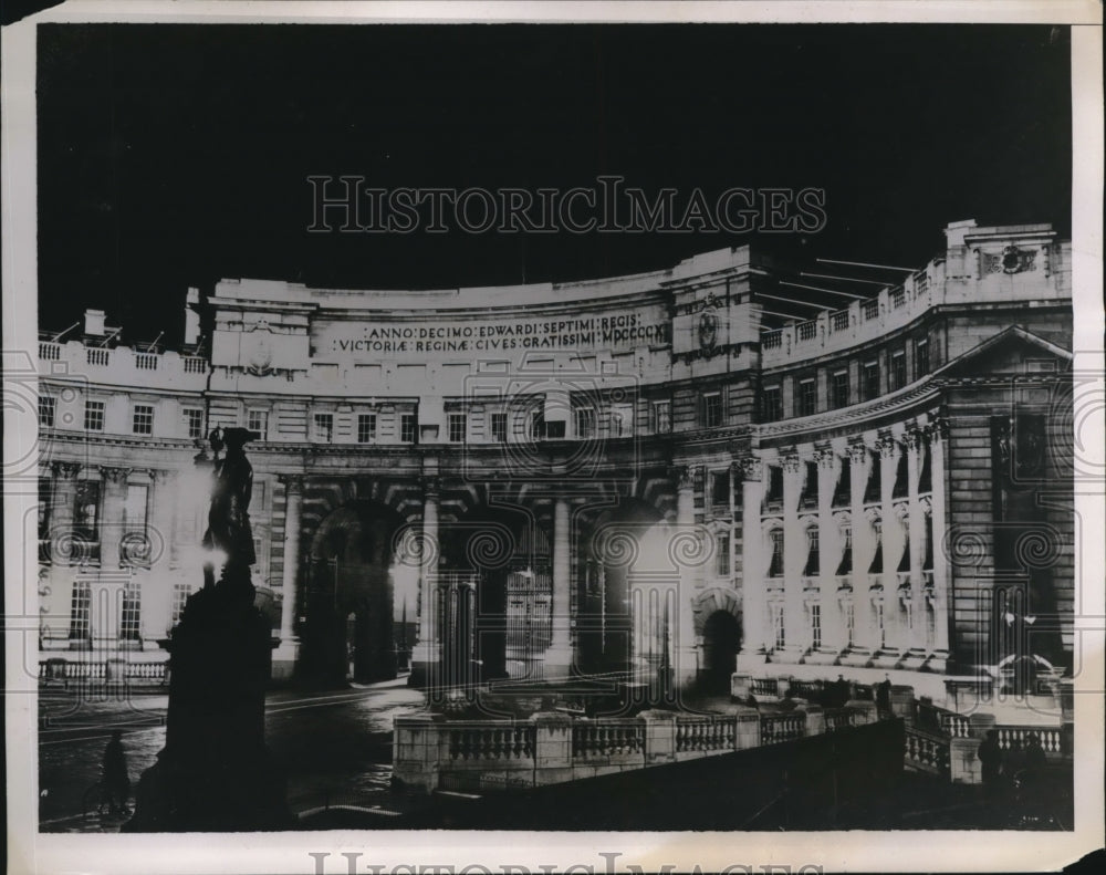 1935 Press Photo Admiralty Arch Illuminated In London For Jubilee
