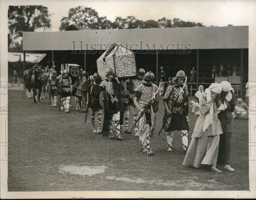 1926 Press Photo Episode One Roman Bristish A.D. at the Buria of Saxon Chief