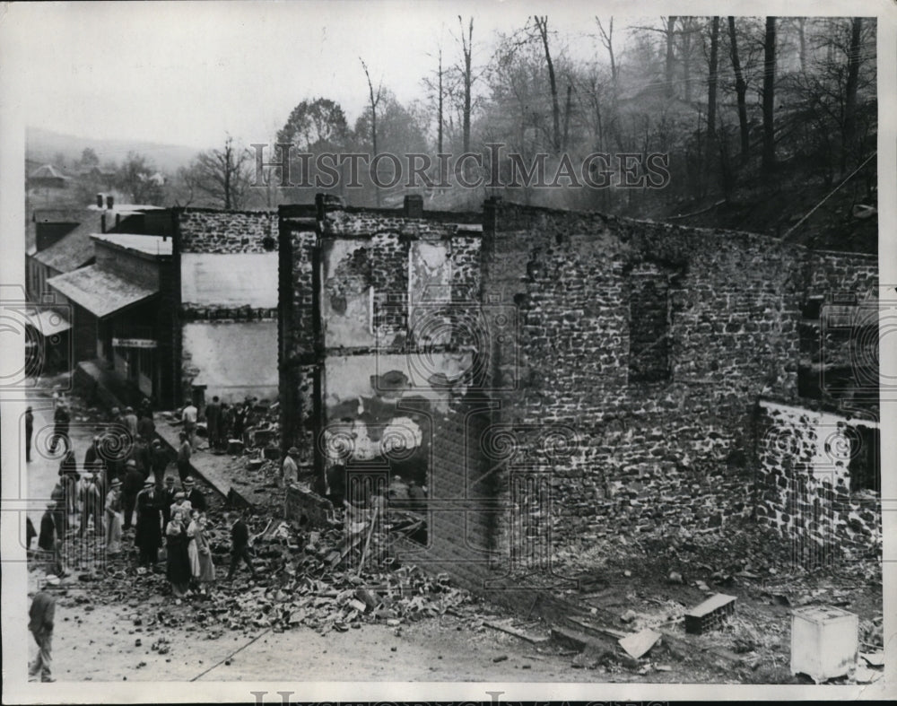 1935 Press Photo The wreckage of the business district from fire