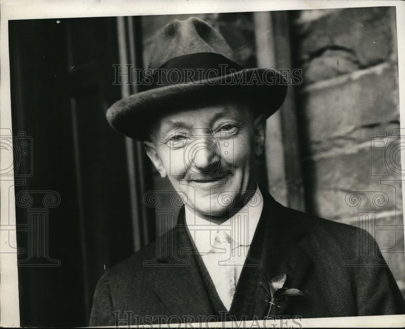 Load image into Gallery viewer, 1930 Press Photo John O'Day chauffer - nex48140
