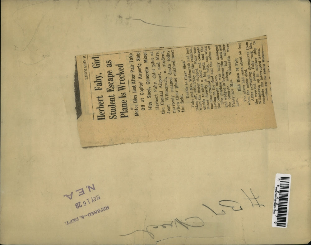 1928 Press Photo Herbert Fahy & passenger escape from plane crash