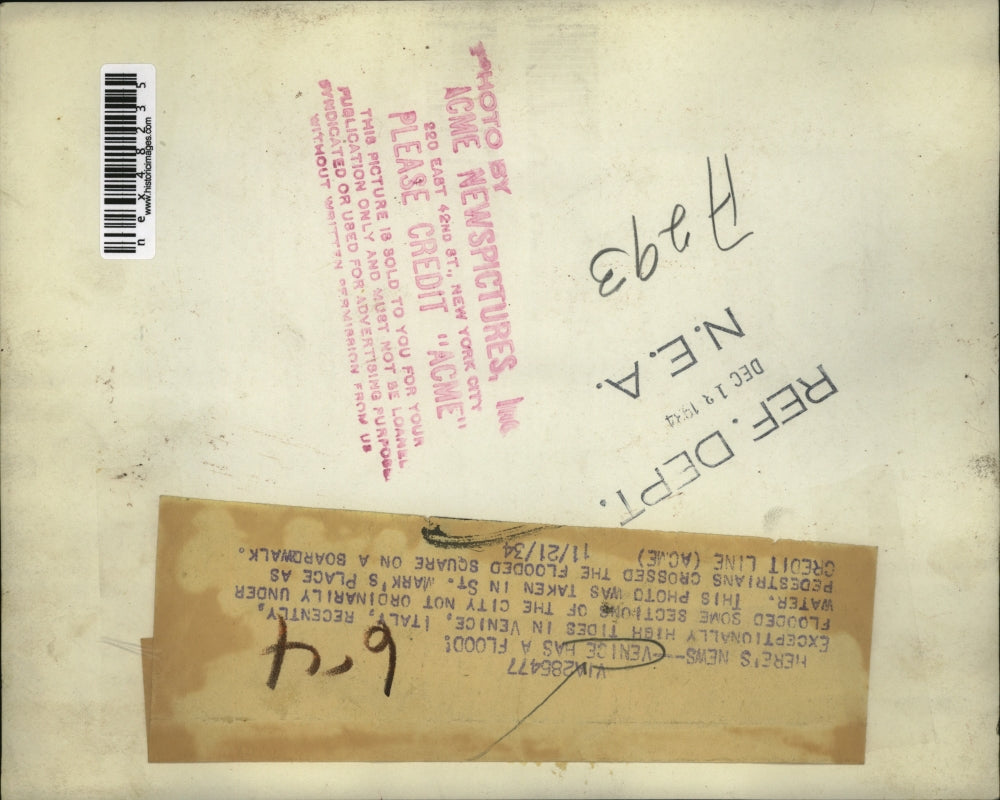 1934 Press Photo Venice Italy as floodwaters rise at St Mark's Place